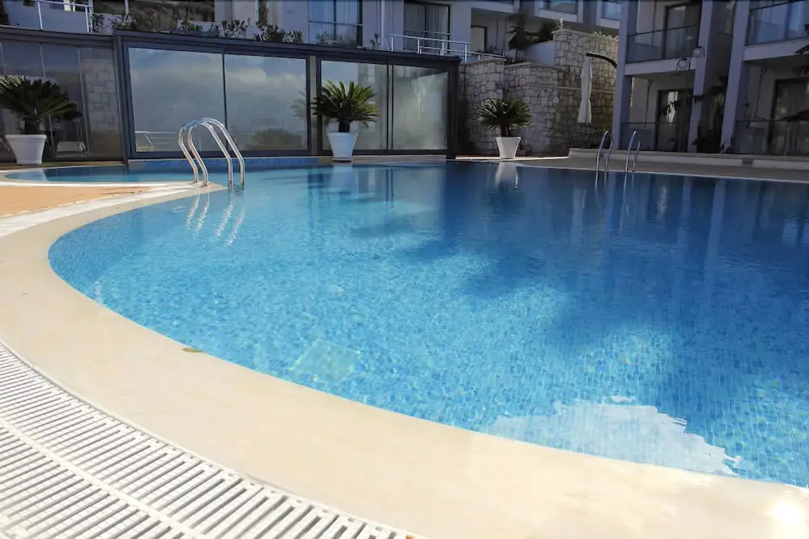 Kondo Suites & Residence