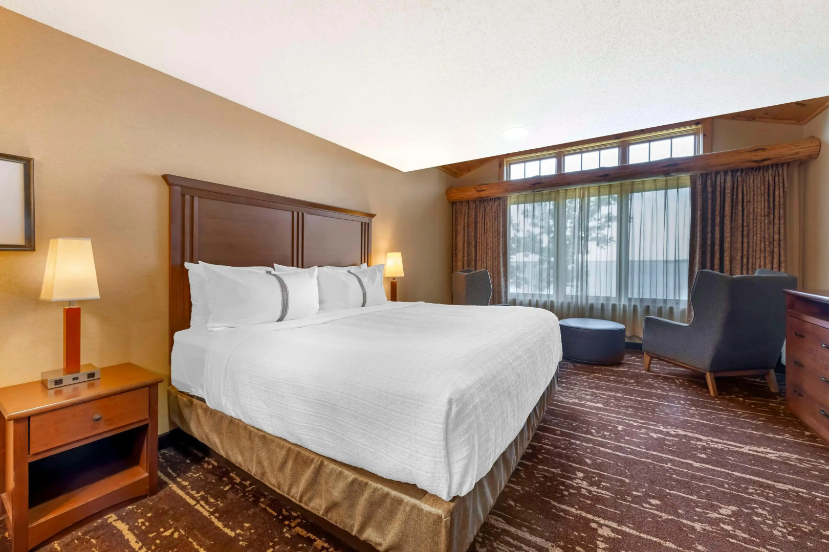 Best Western Premier The Lodge on Lake Detroit