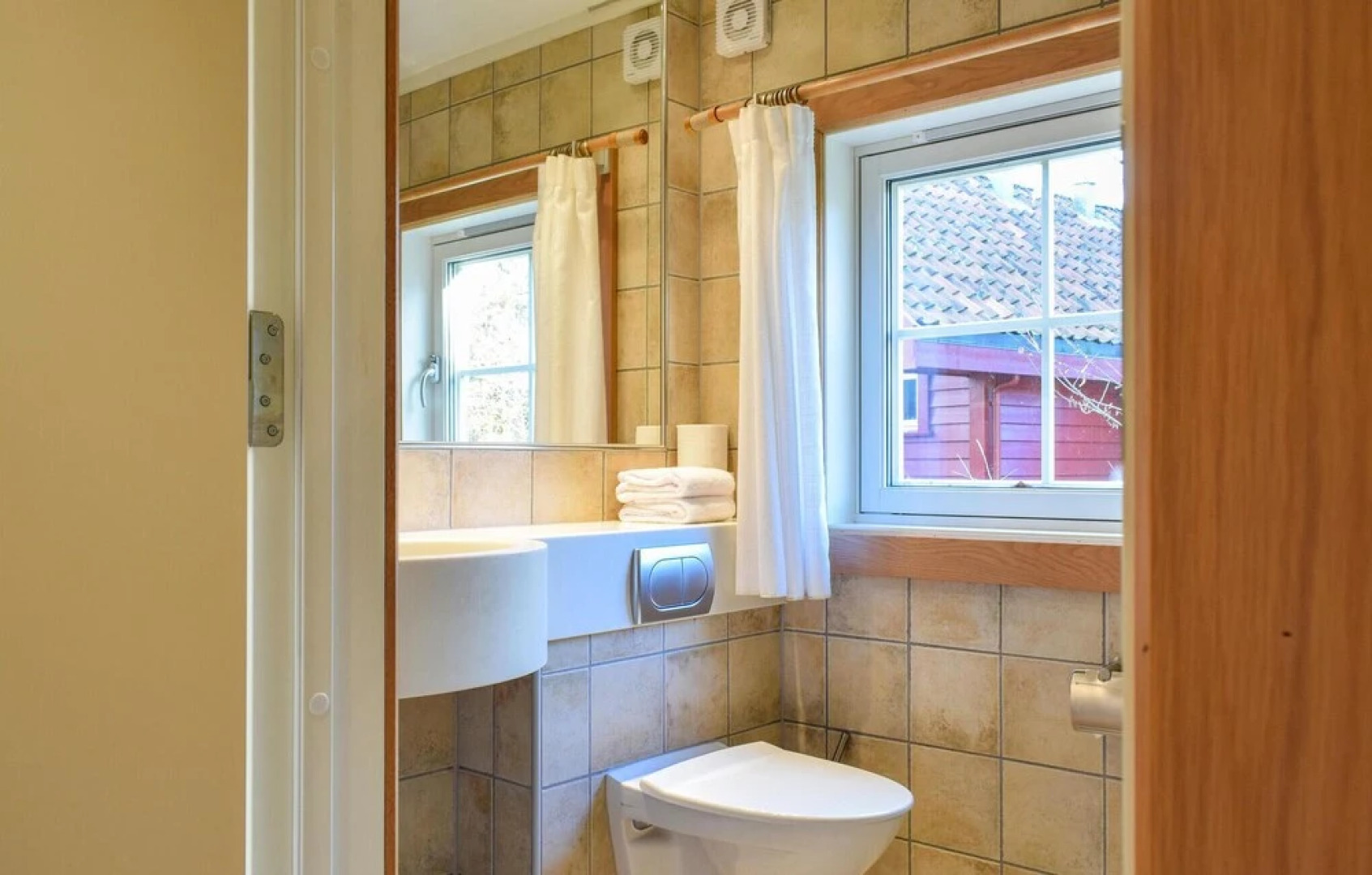 Beautiful Home in Farsund With 4 Bedrooms and Wifi