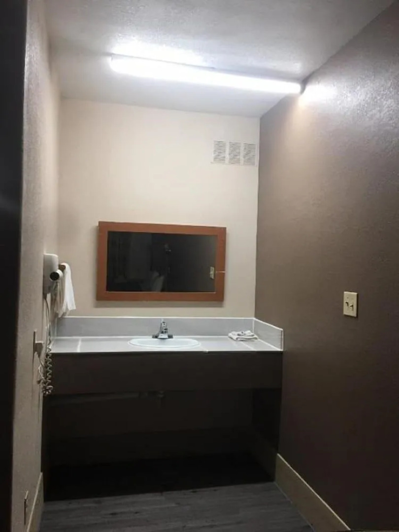 Executive Inn and Suites