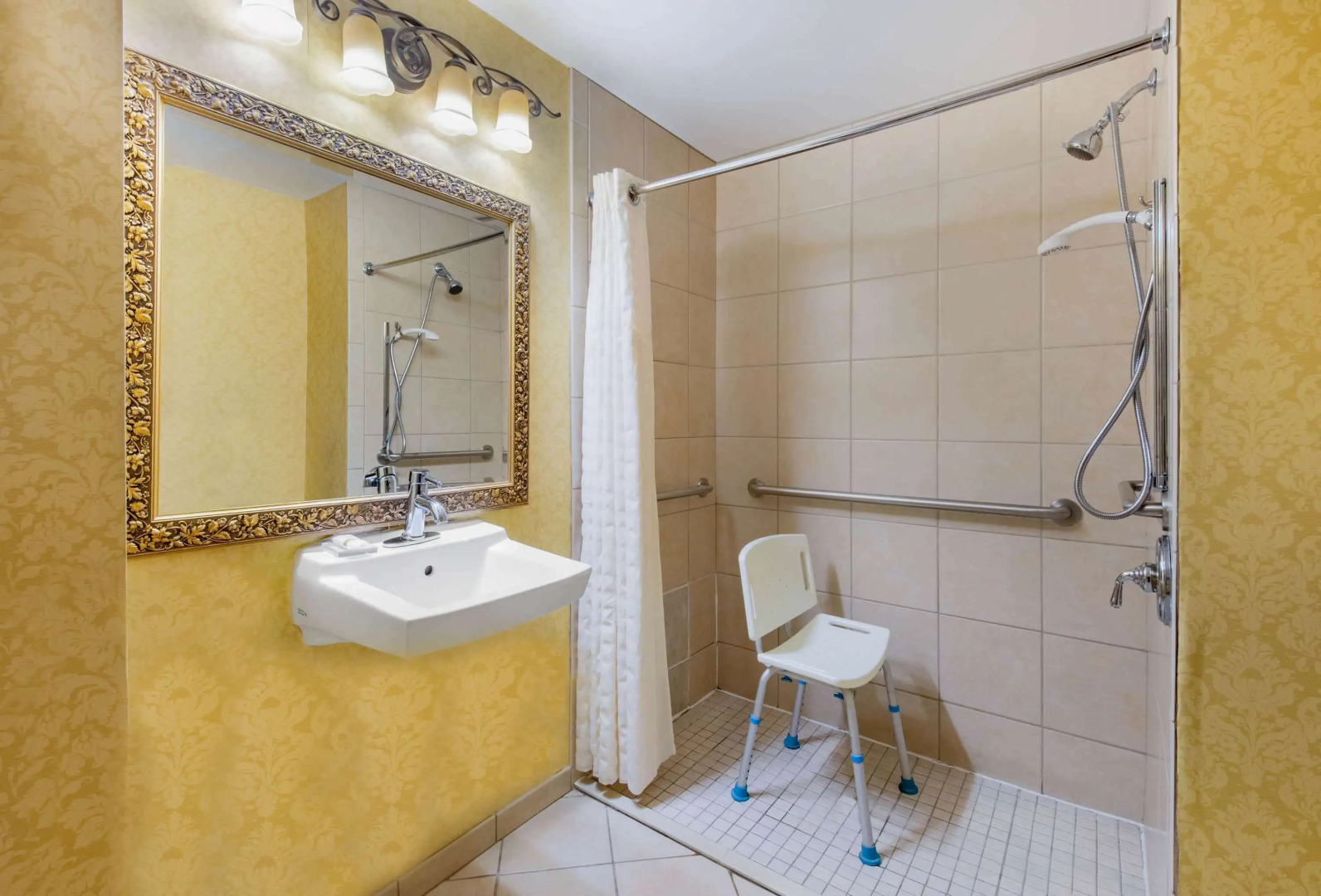 La Quinta Inn & Suites by Wyndham Mt. Laurel - Philadelphia