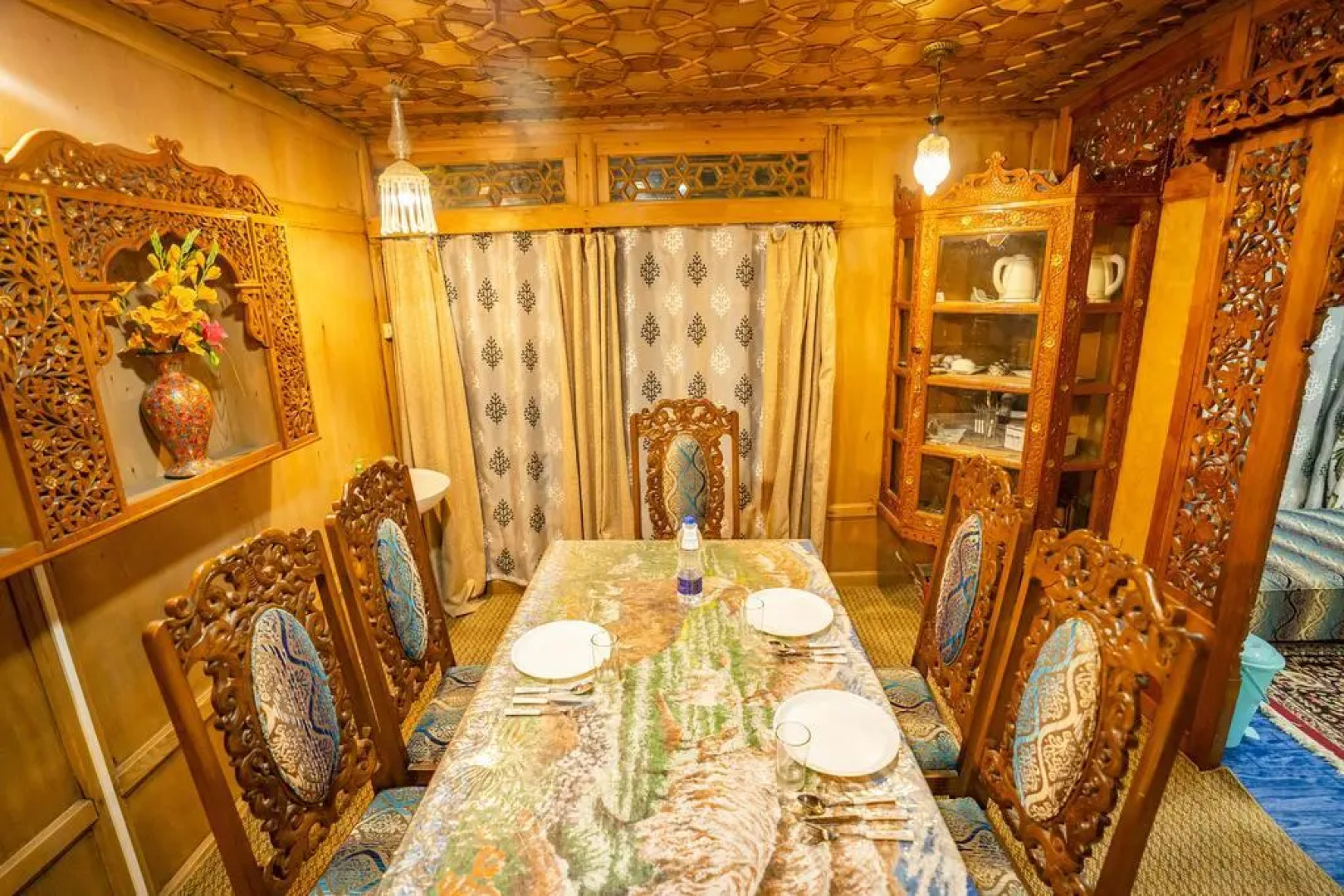 Houseboat Altaf and transportation