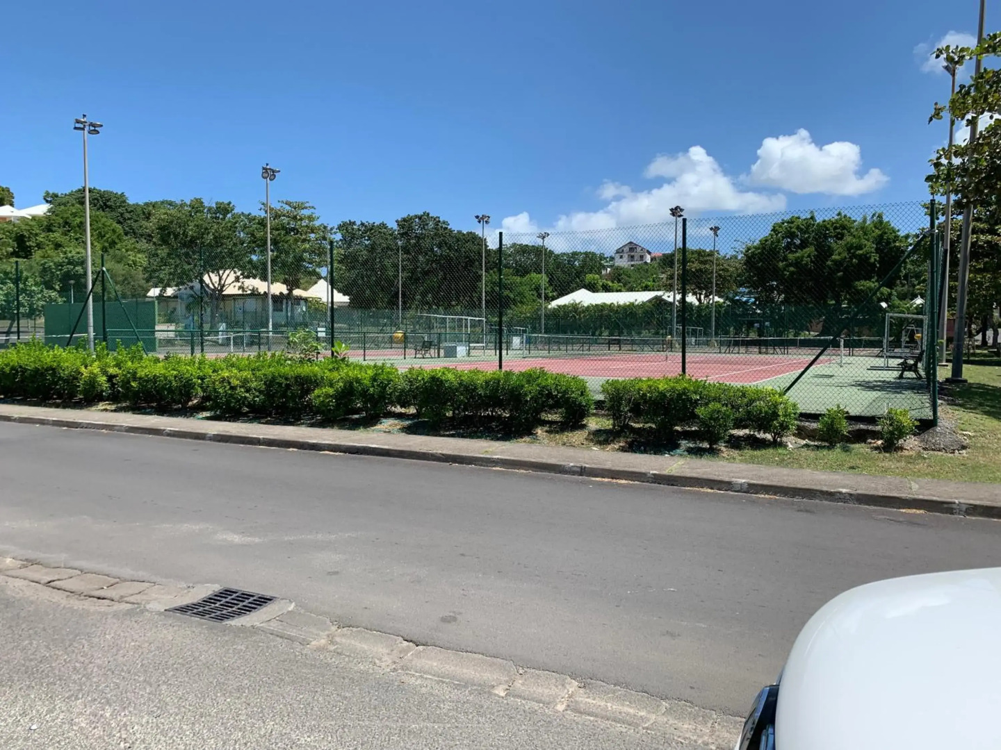 Studio ds résidence sécurisée avec vue & accès à la mer .