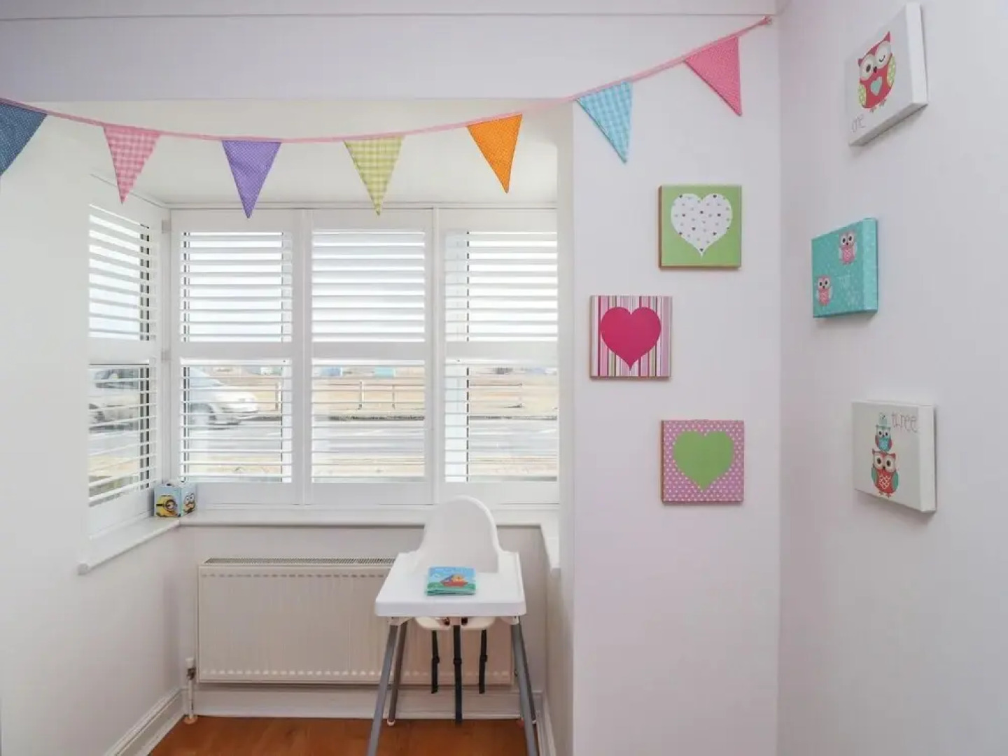 Beachfront House With Stunning sea Views and Jacuzzi Bathtub