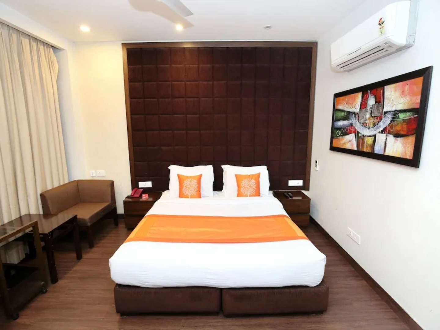 OYO 4391 Hotel Iconic