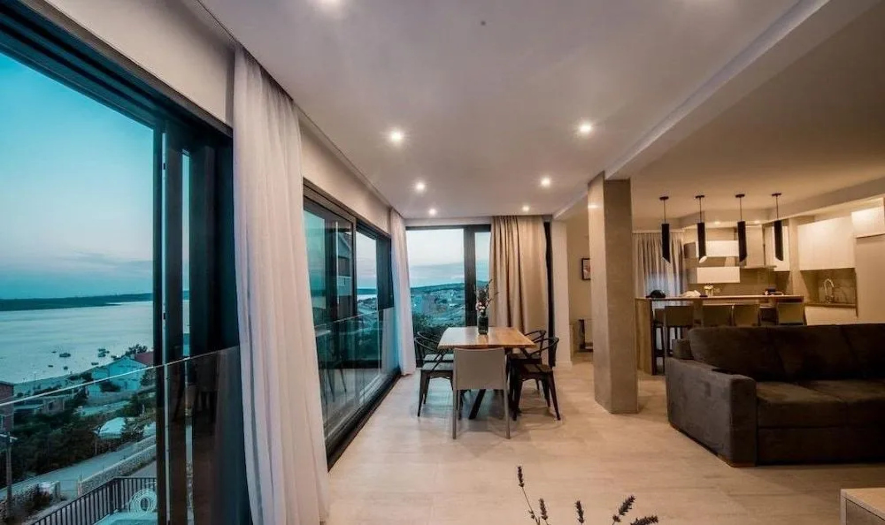 Luxury Apartments  Madomi