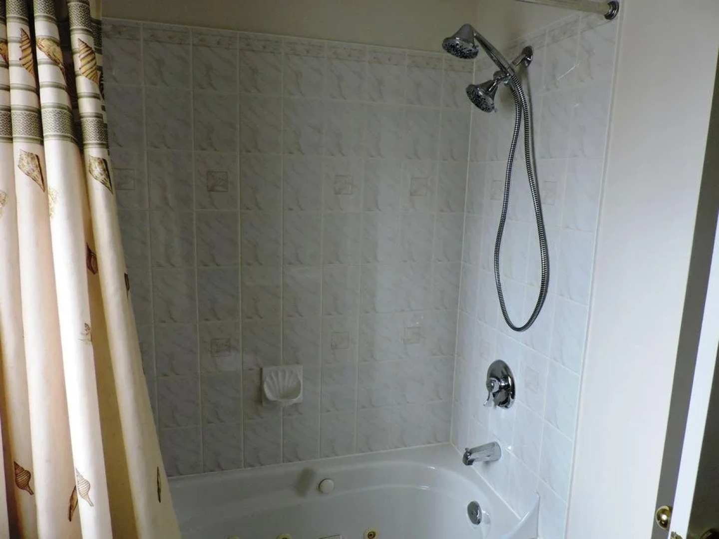 Tucked Inn the Harbour Bed & Breakfast