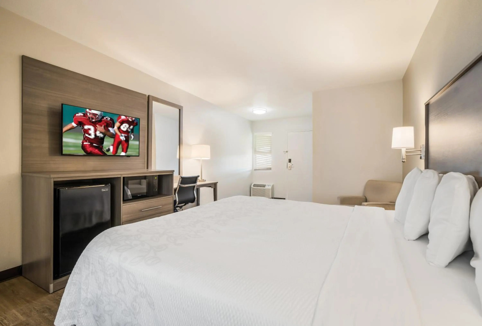 Red Roof PLUS+ Chula Vista