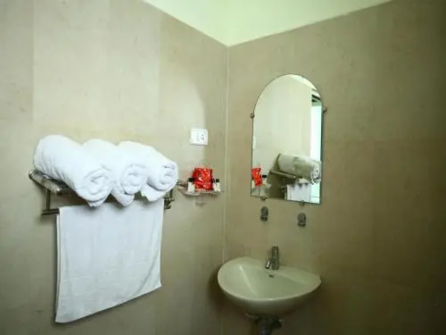 OYO 810 Apartment T Nagar