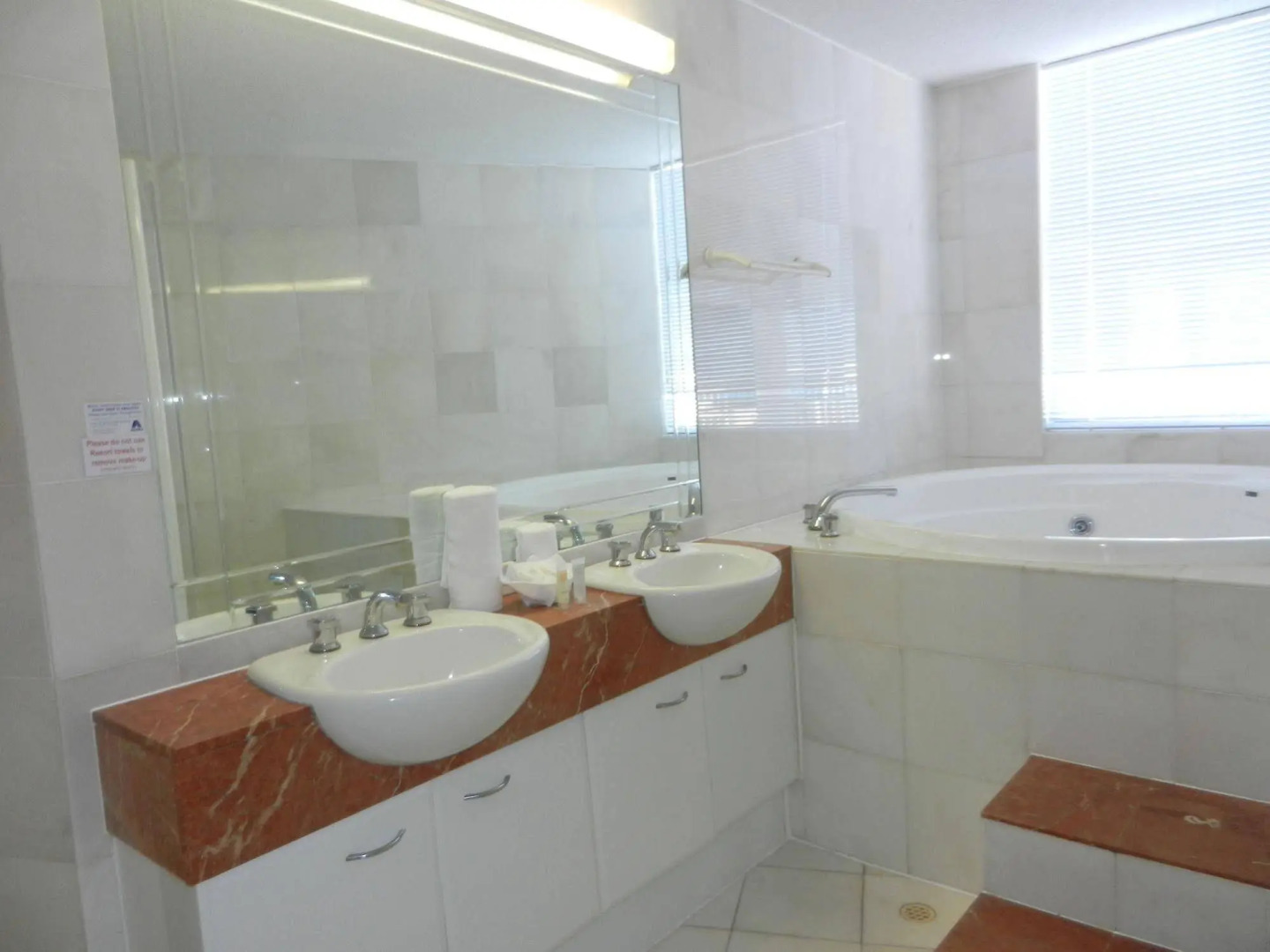 Beachside Resort - Kawana Waters