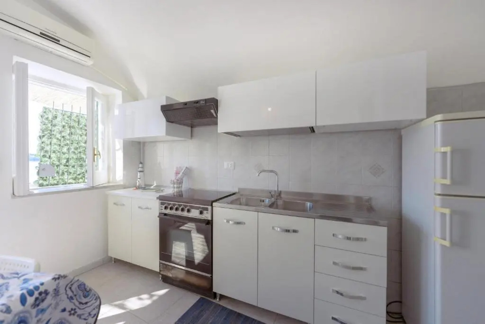 Calilla House by Procida Reserve