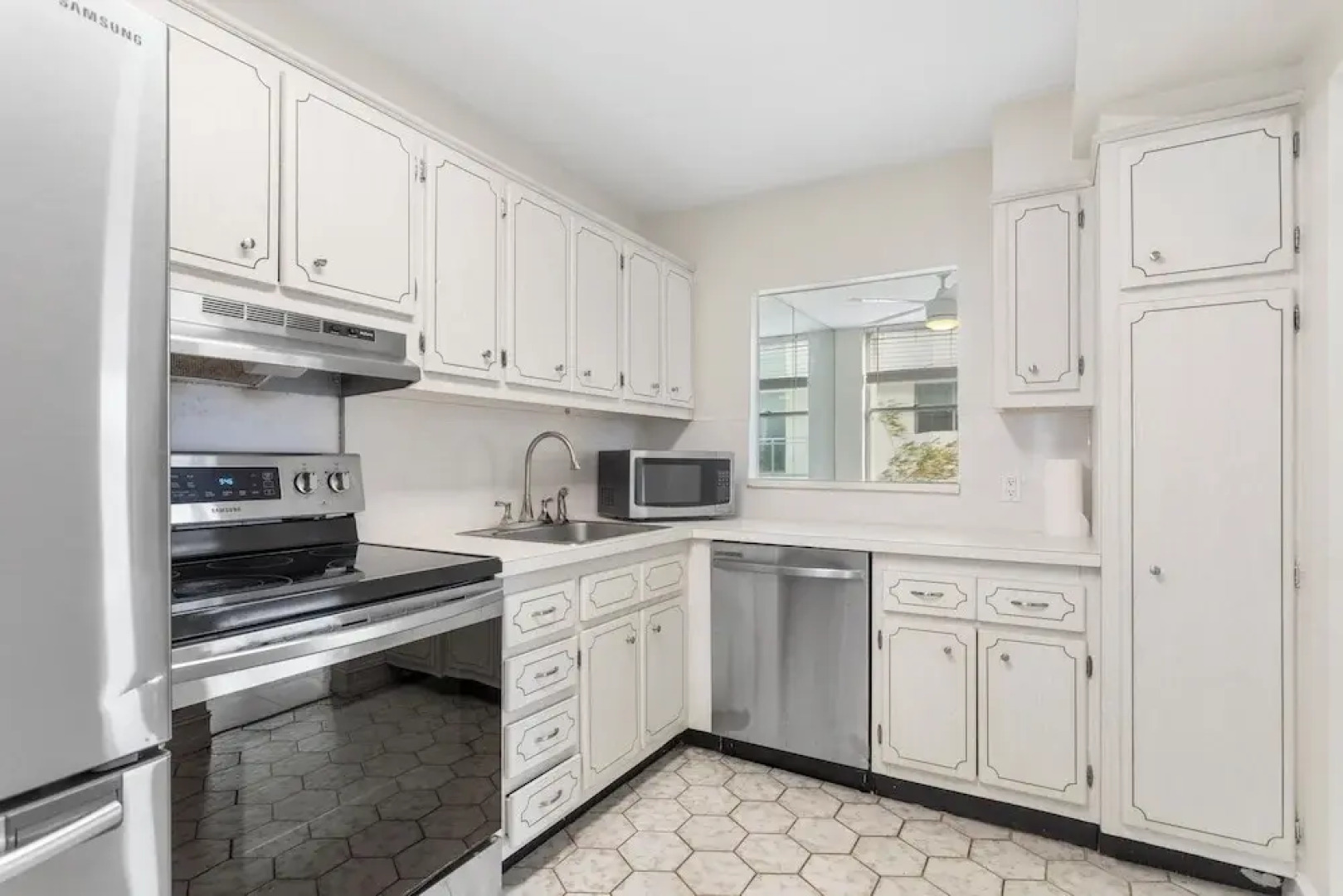 Bay Harbor Sunset Apt 3C