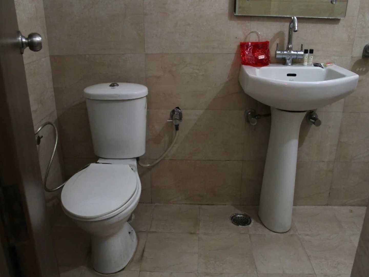 OYO 2824 Hotel Aroma Classic