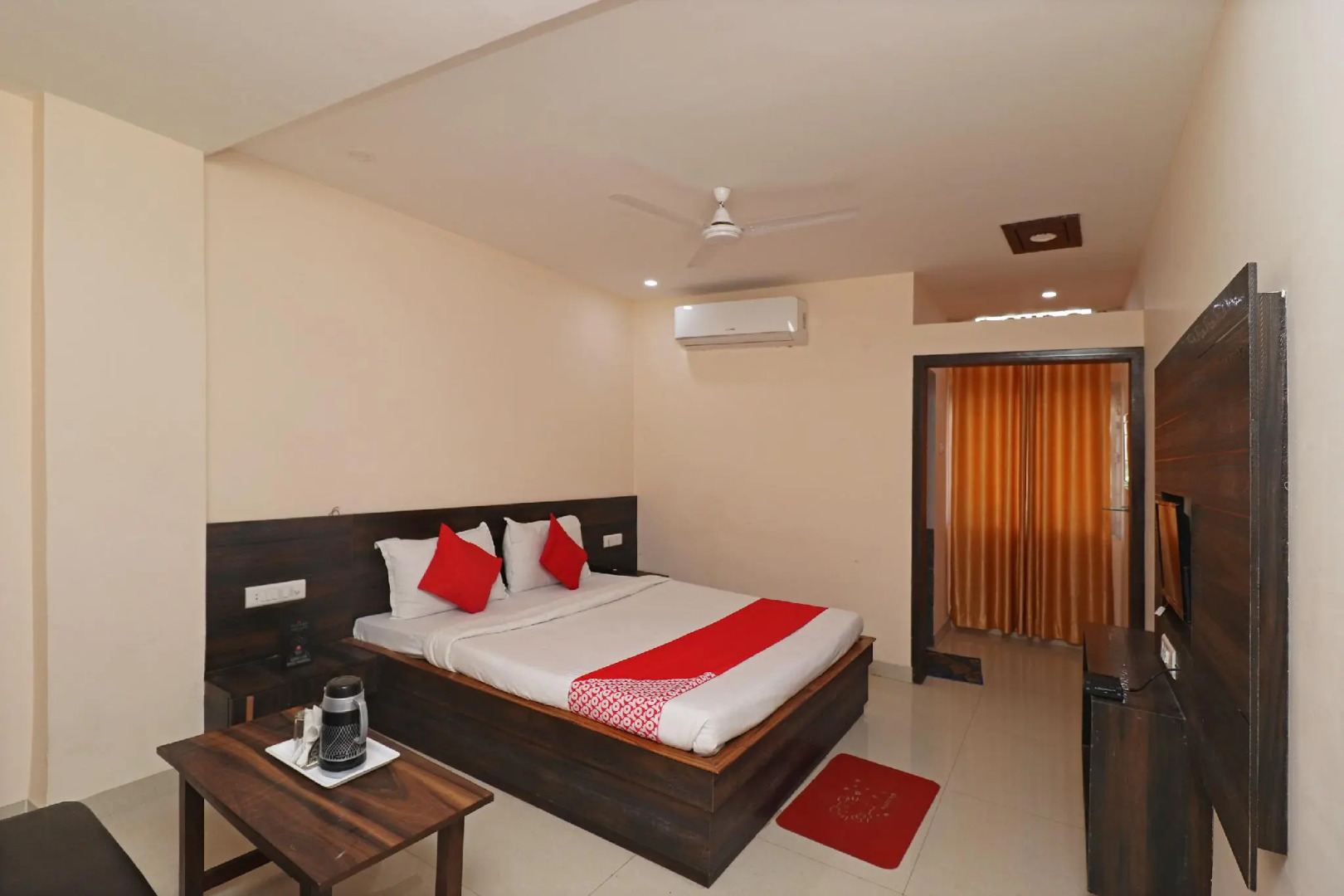 Capital O 30234 Hotel Shri Sai Amrit
