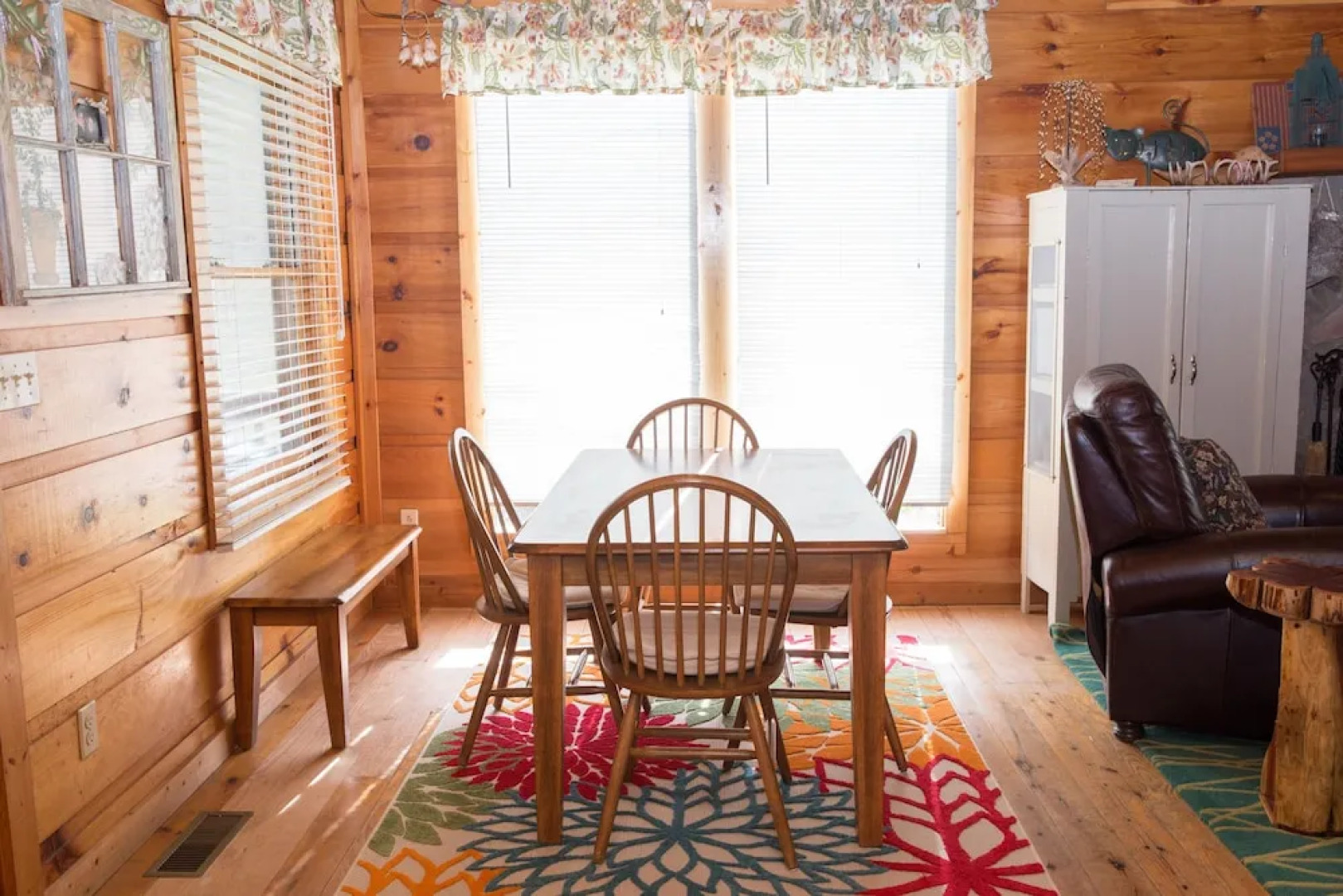 On Mountain Time - One Bedroom Cabin