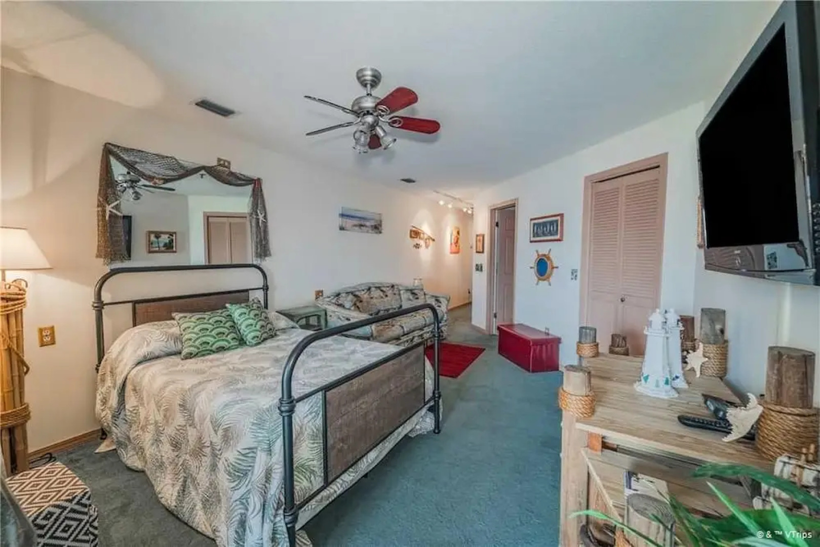 St Thomas Square MOA