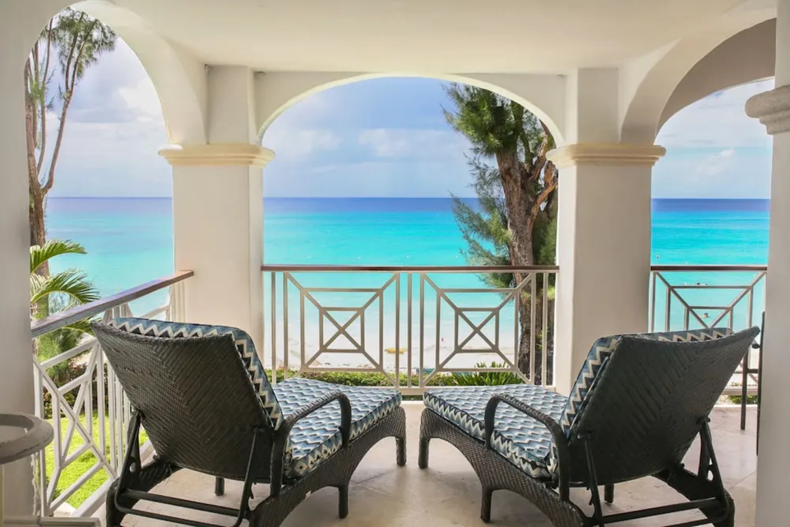 Old Trees 7 - Bella Vista by Blue Sky Luxury