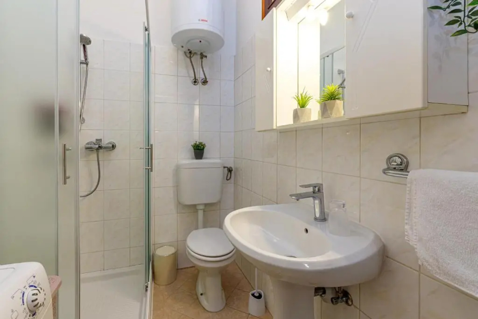 Apartments Kiki 150 METERS TO THE BEACH