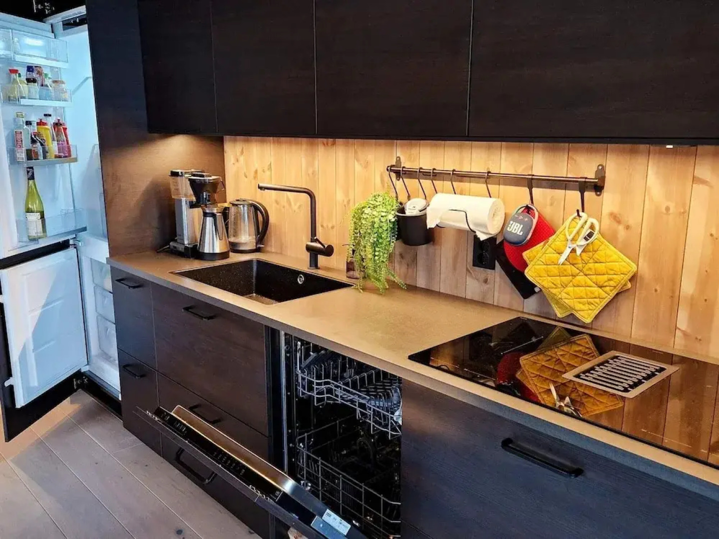 6 Person Holiday Home in Lindas