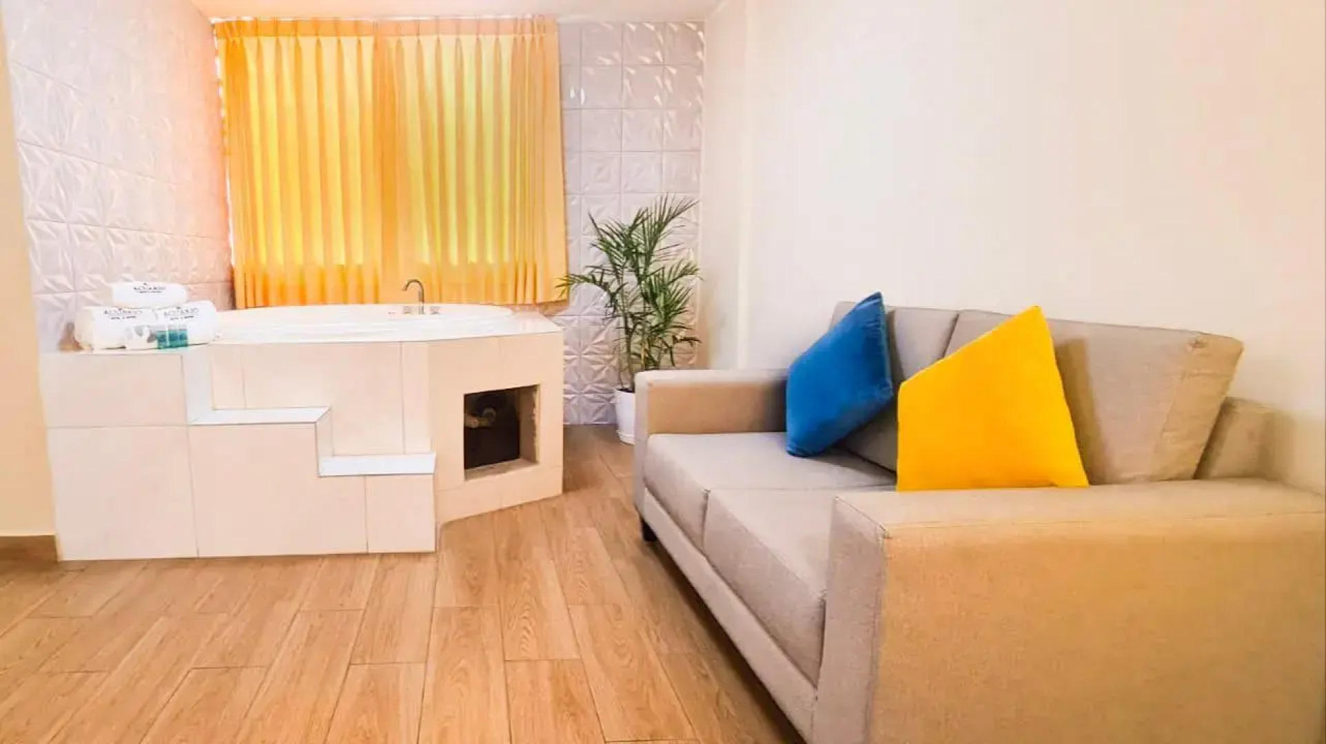 Acuario Hotel & Suites