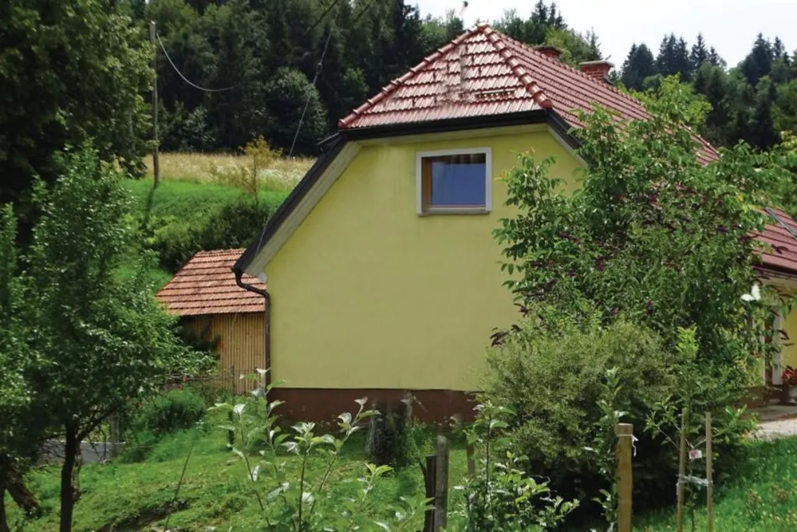 Farmhouse Blackberry Pool Wellness