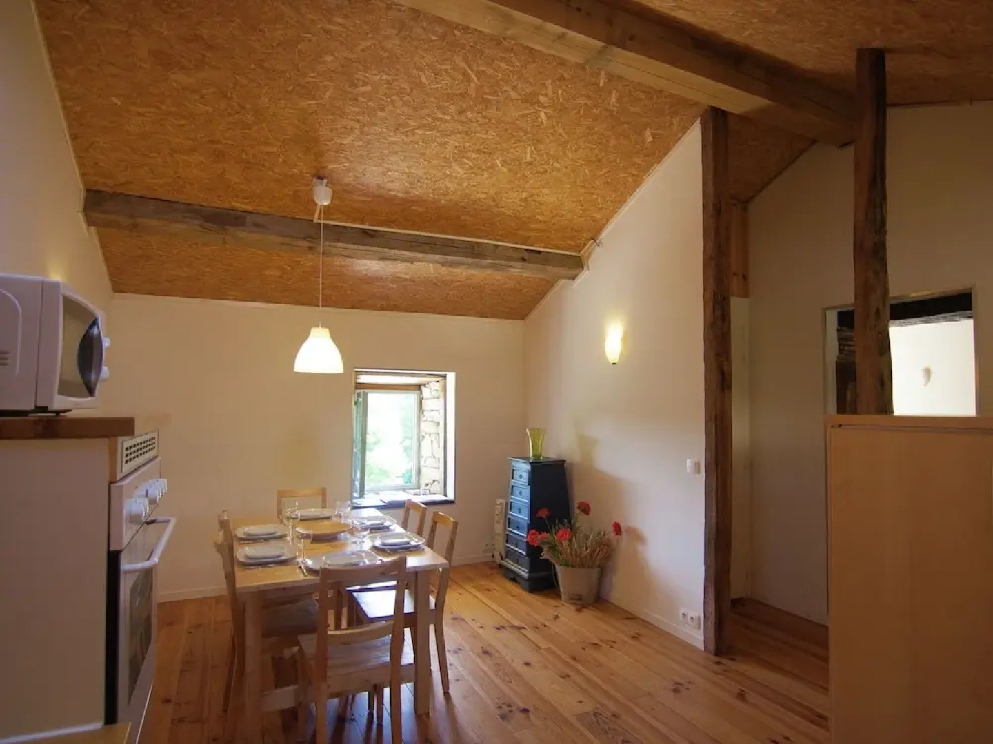 Comfortable and Cozy Cottage With Large Terrace