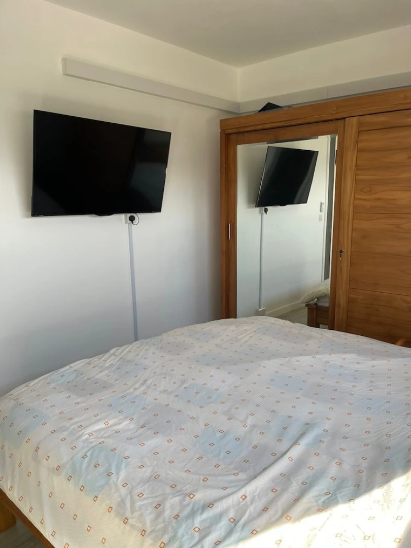 Impeccable Luxury 3-bed Apartment in Albion