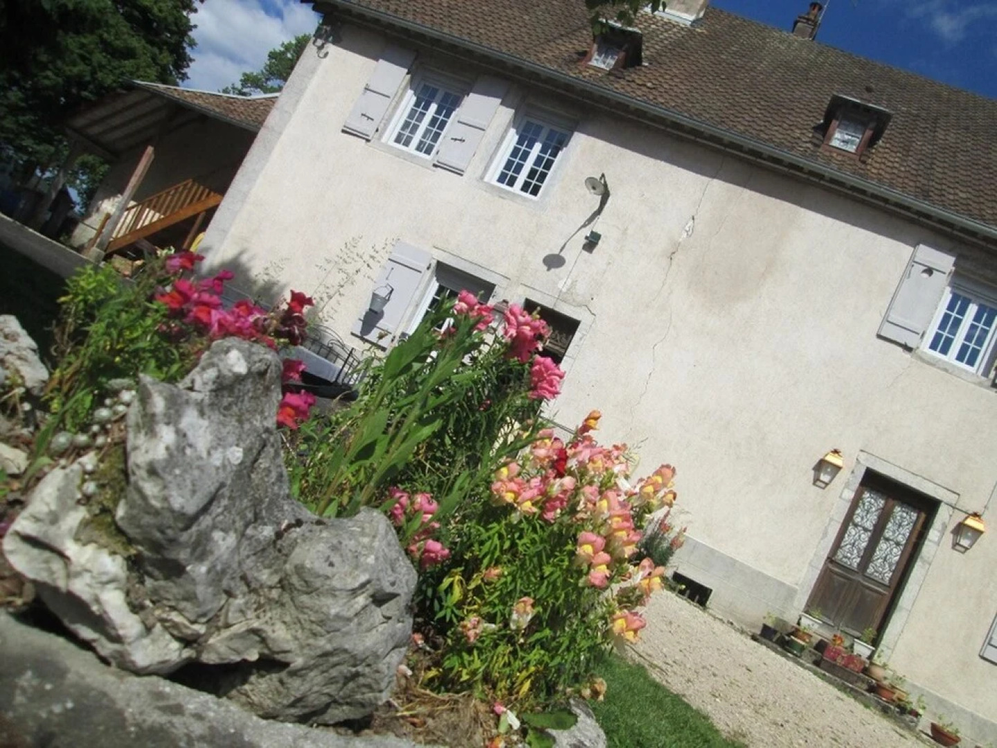 Apartment With one Bedroom and spa in Gézier-et-fontenelay, With Wonde