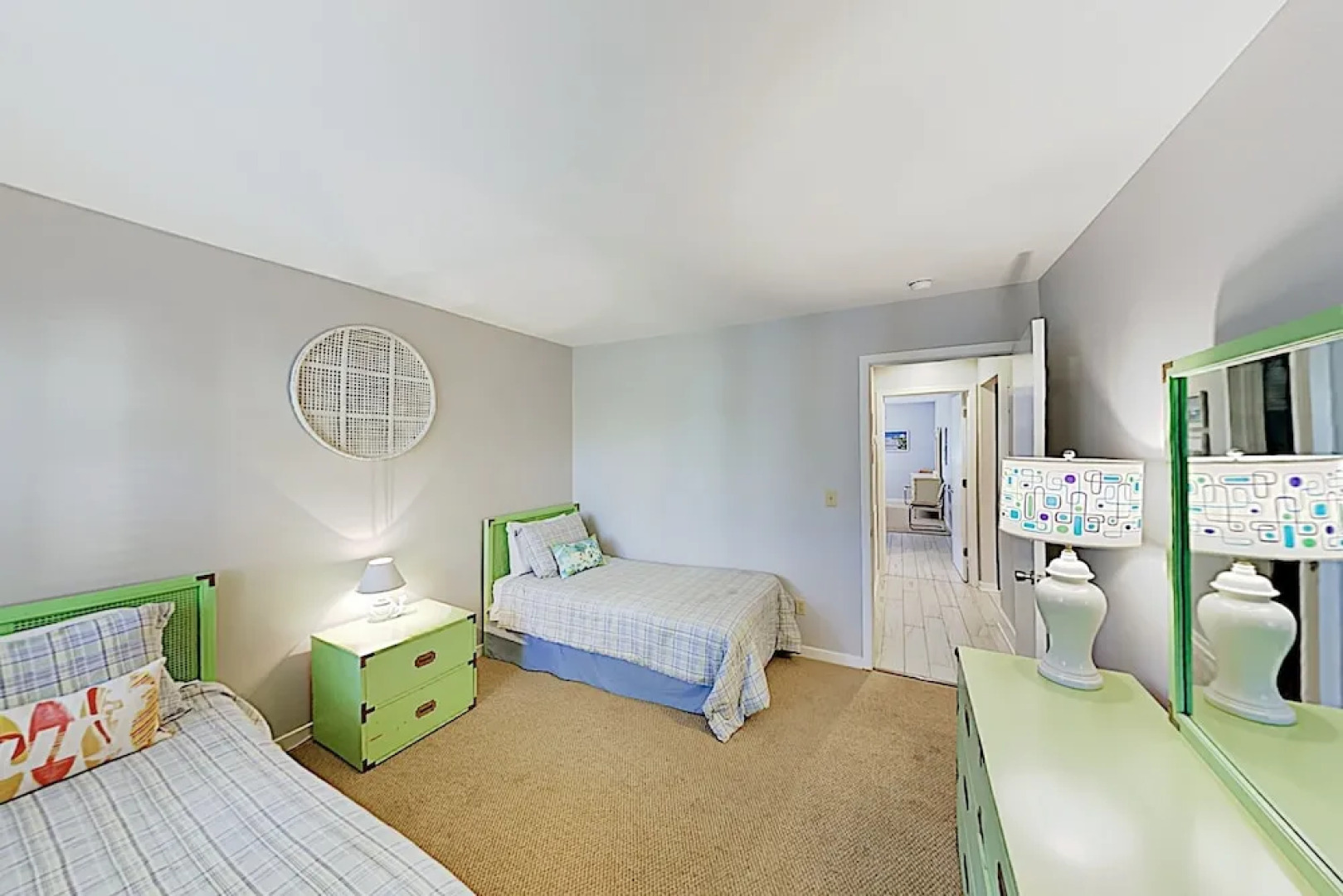 New Listing! Updated Golf Course Condo, Near Beach cottage