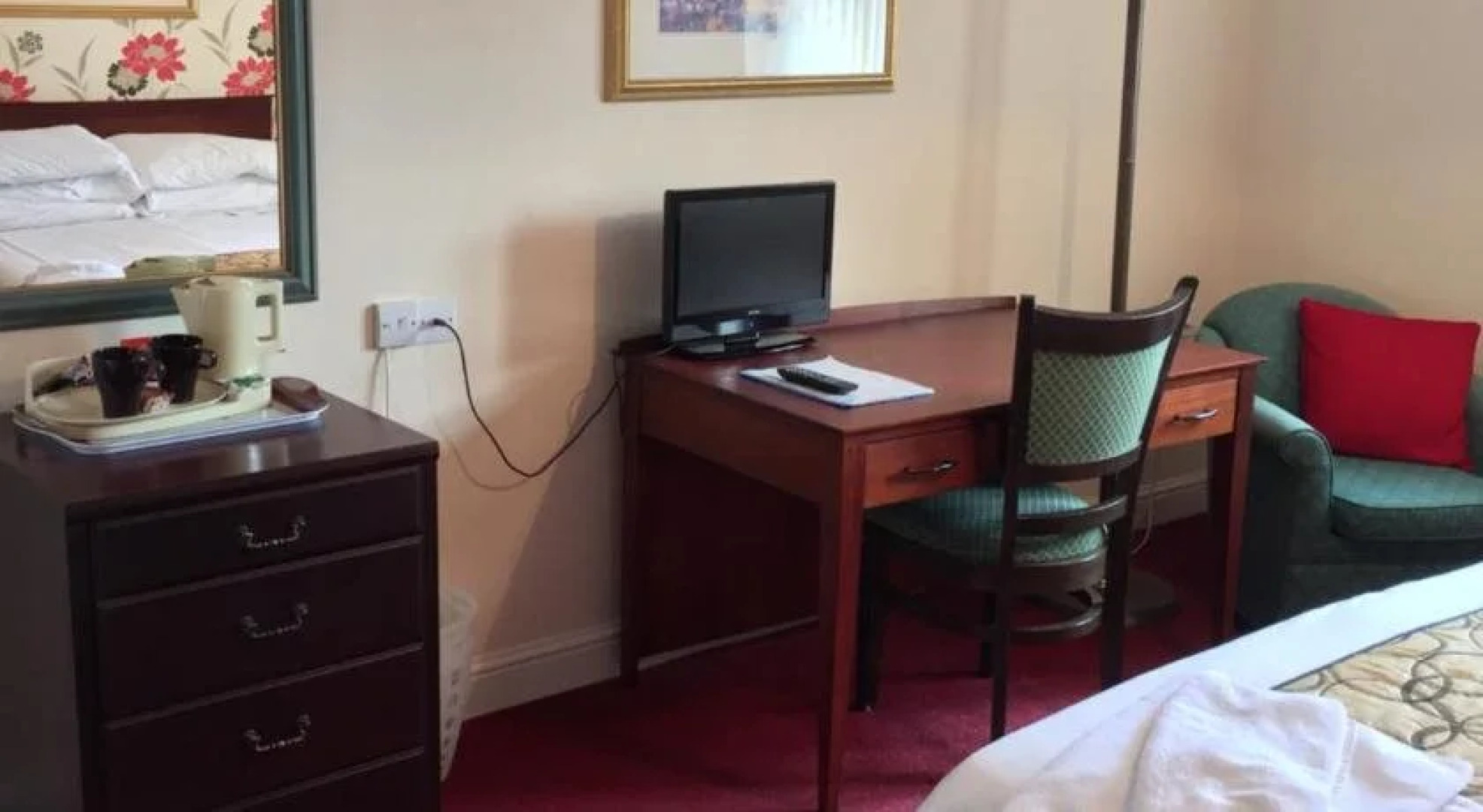 The Dark Barn Cottages  Lodge