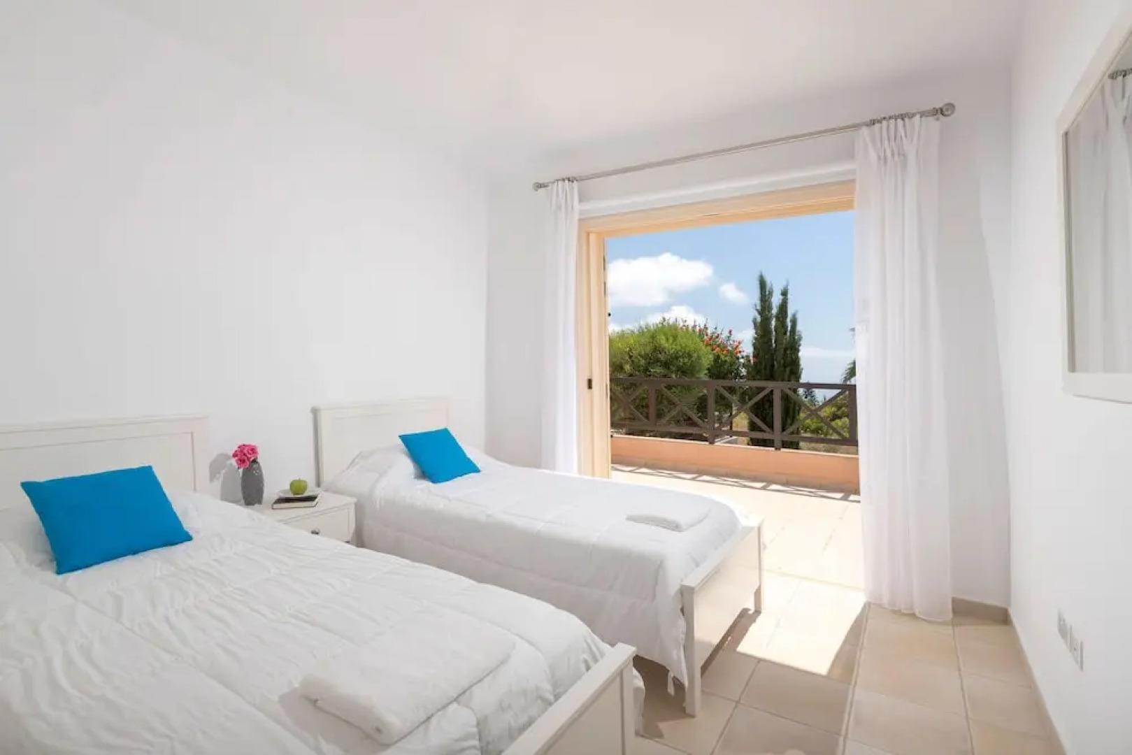 Resitour - Perneri Villas