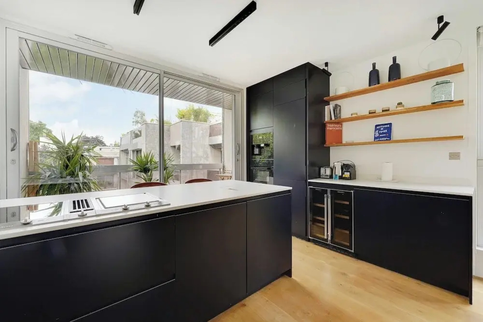 Exclusive Apt w/ Rooftop -2bd/4p Porte D'auteuil