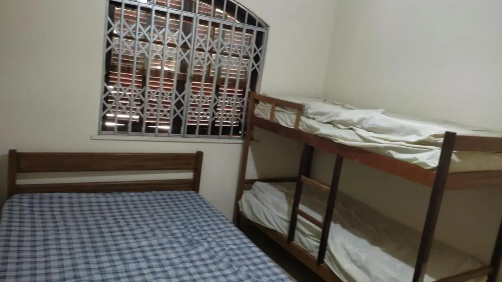 Casa muito espaçosa privativa com Piscina, Churrasqueira e área gourmet