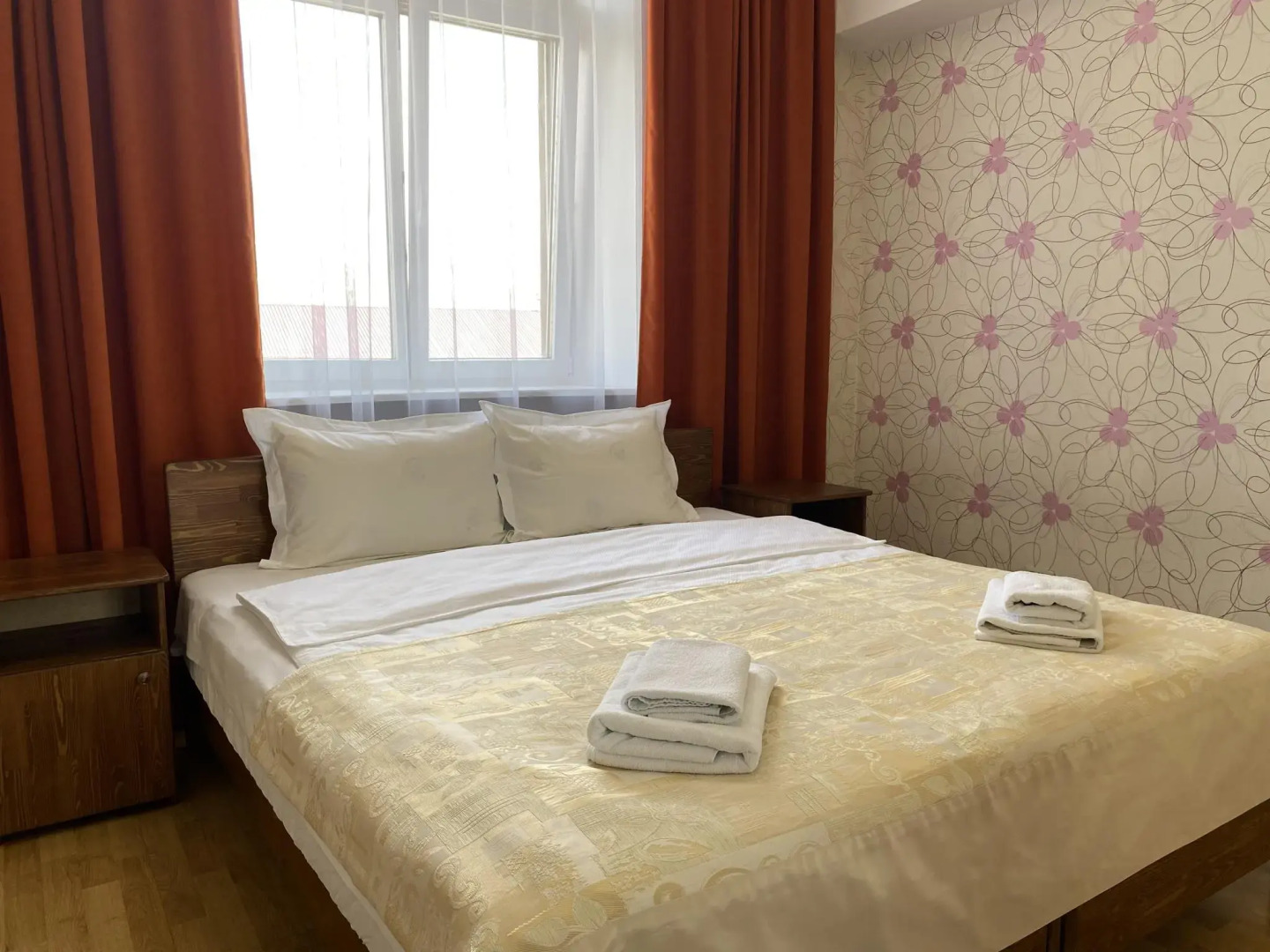 Гости на улице Ленина