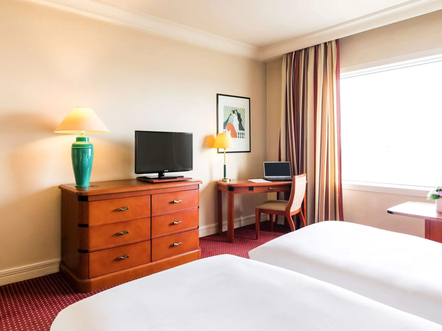 Отель Pullman Bucharest World Trade Center