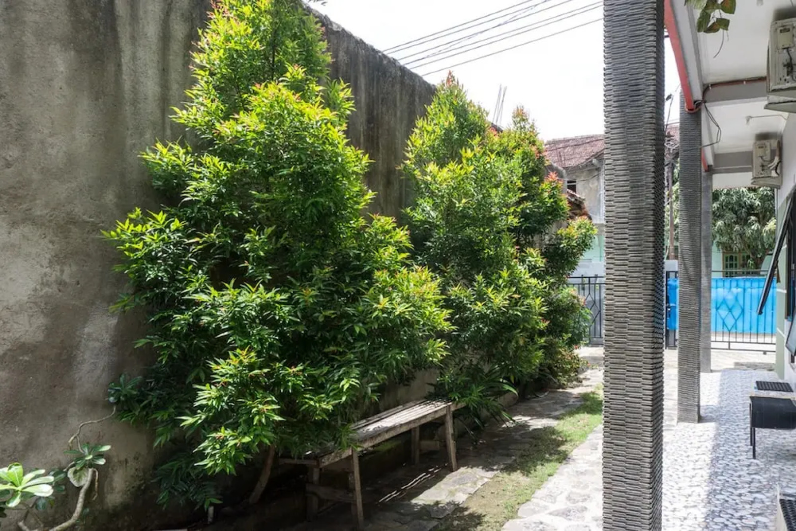 Penginapan Hello by RedDoorz