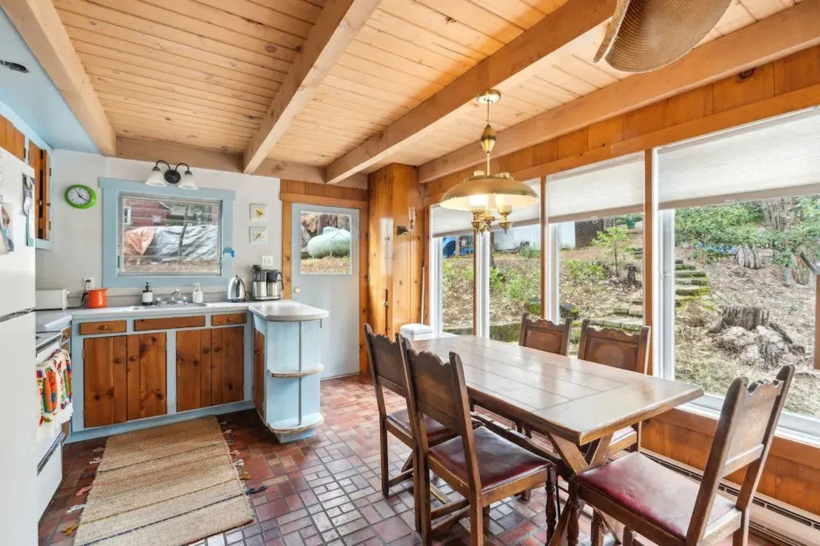 Cozy Mountain Retreat Relax & Explore