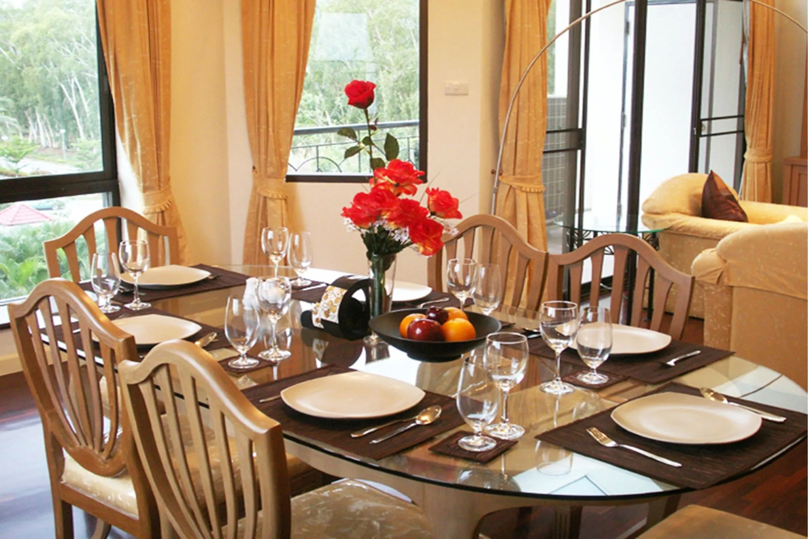 Seastar Hotel And Service Apartment