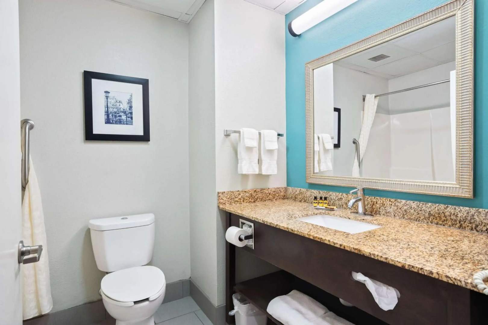 Blue Water Inn & Suites, BW Signature Collection