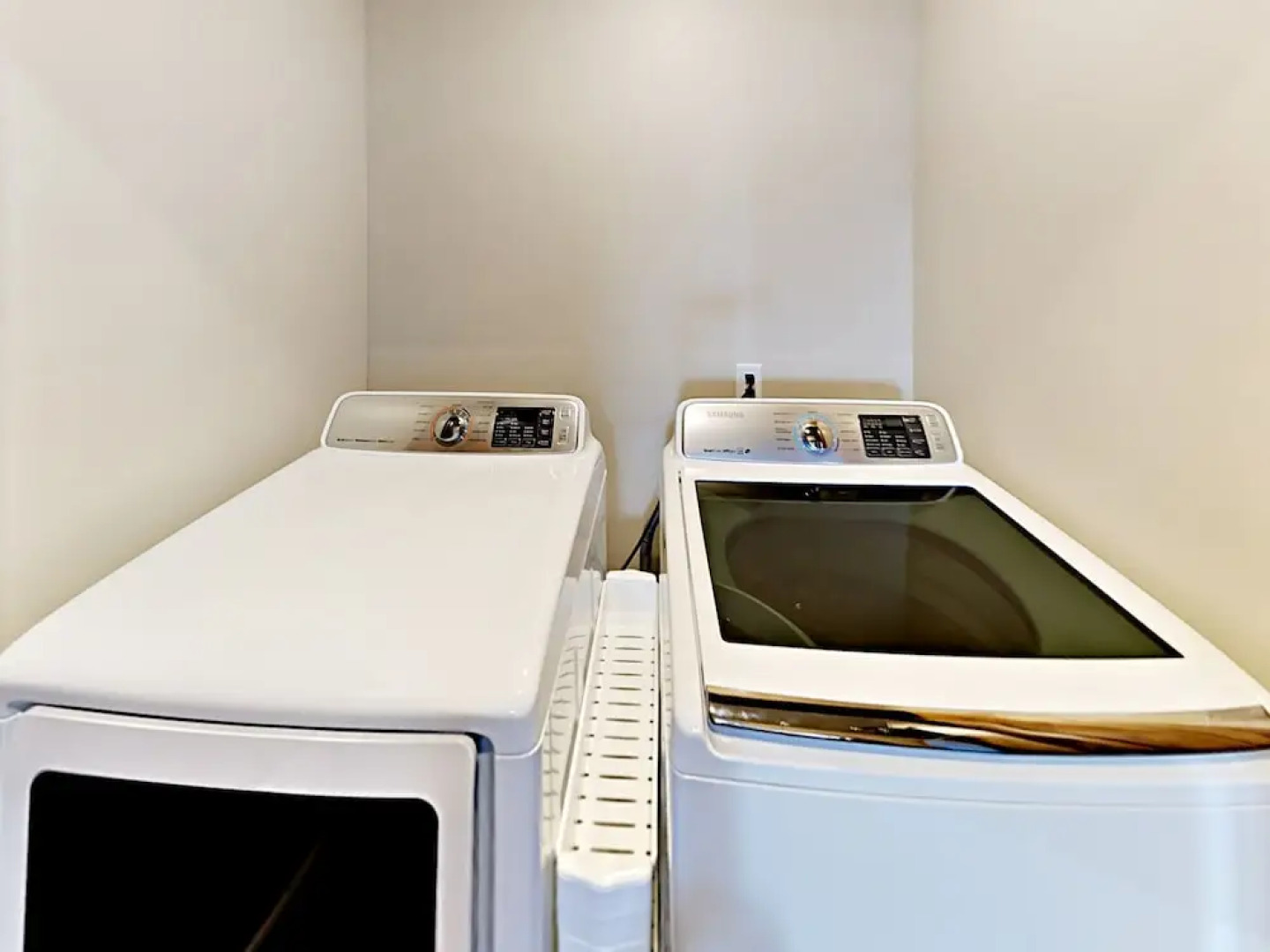 1288 Deer Park Circle Condo #103 3 Bedrooms 2 Bathrooms Condo