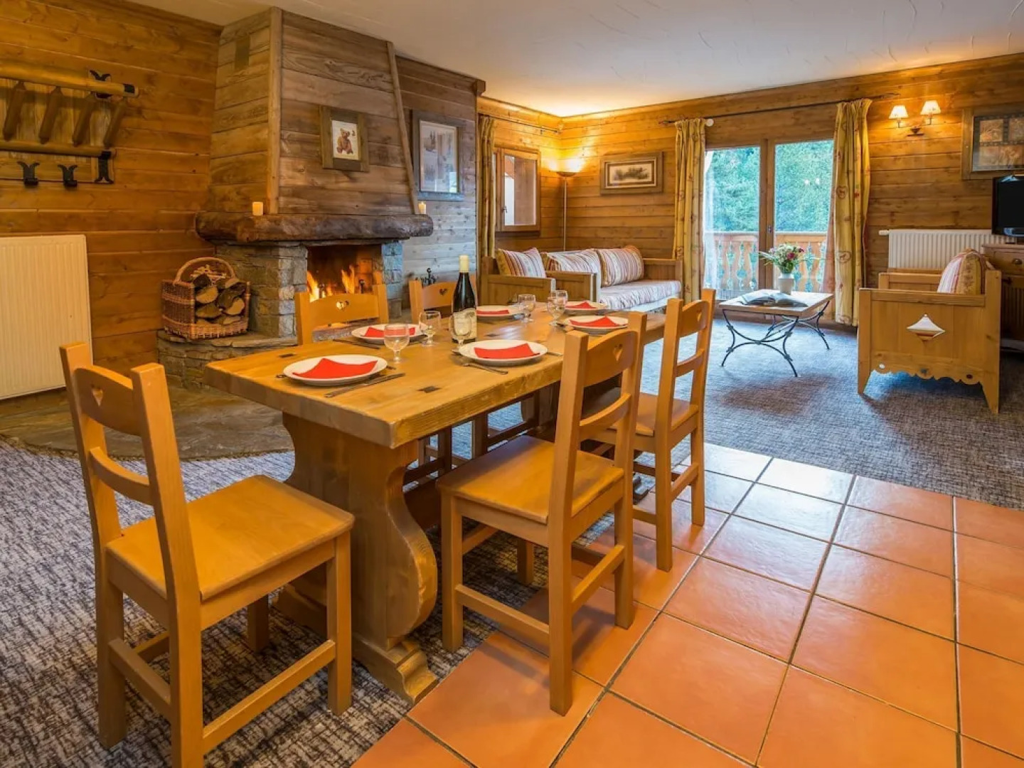 Cozy Rustic Apartment With a Fireplace and Wi-fi in Arc 2000