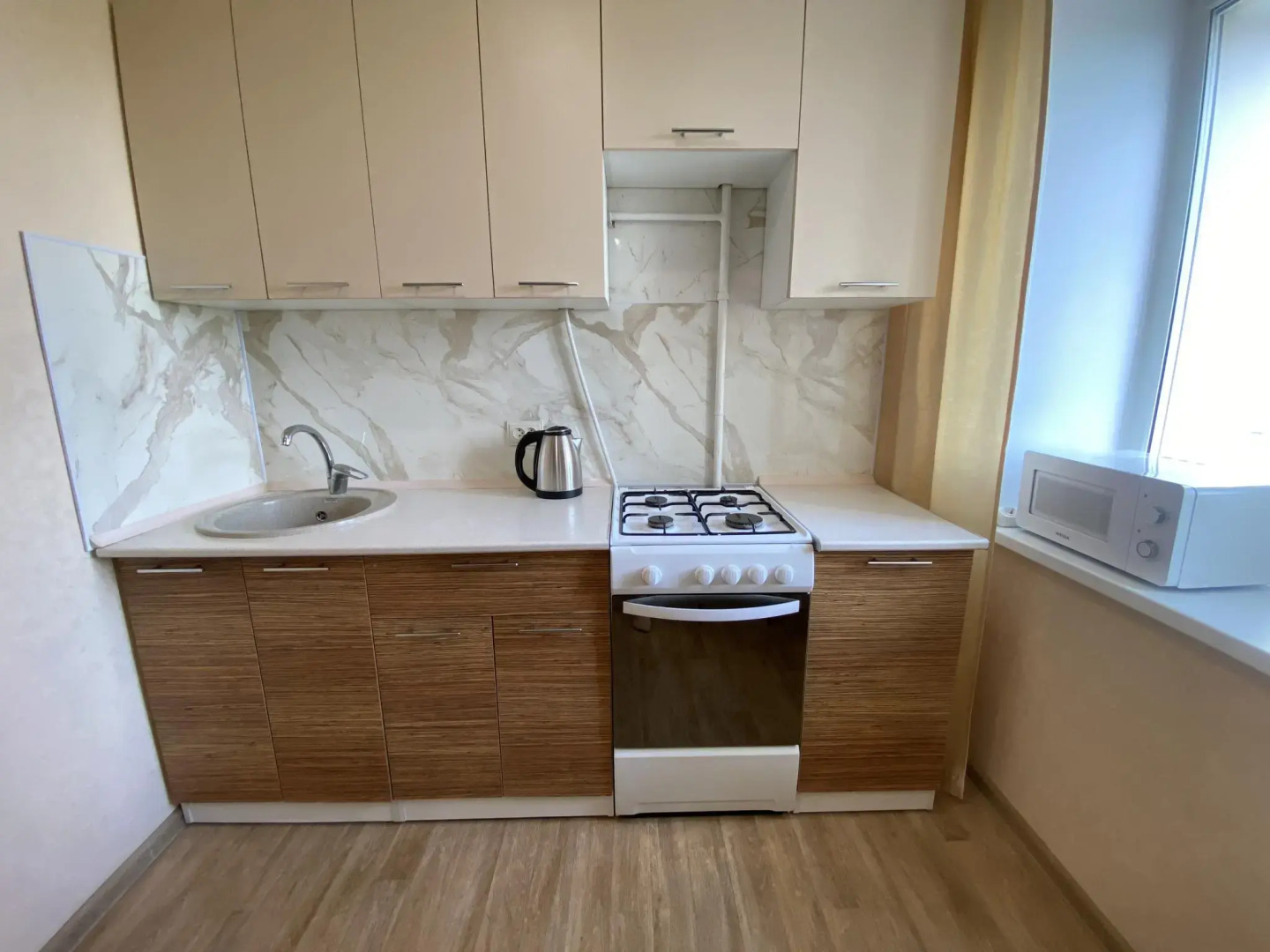 Желтый Нарцисс на улице Пархоменко