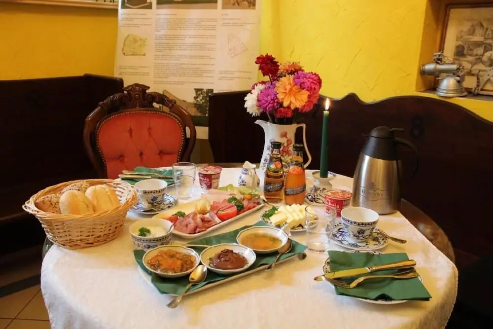 Heinrich's Pension mit Café-Witschaft