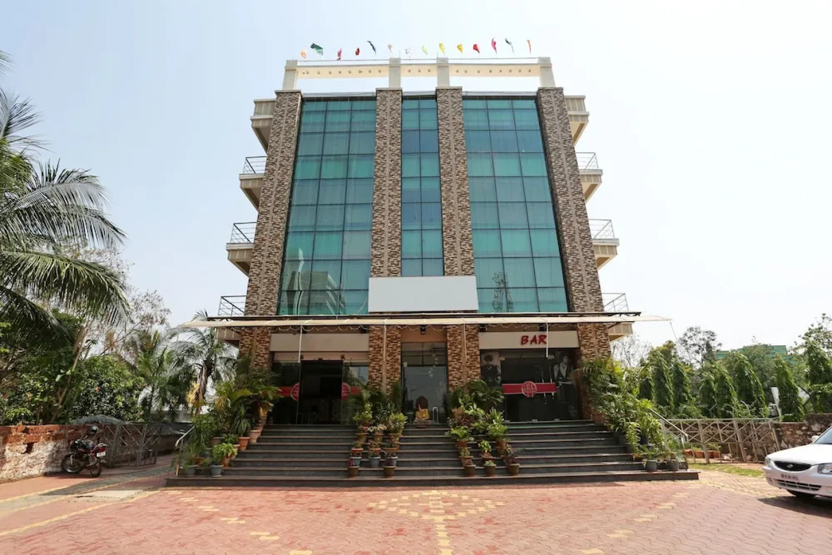 Hotel BJ's By the Way