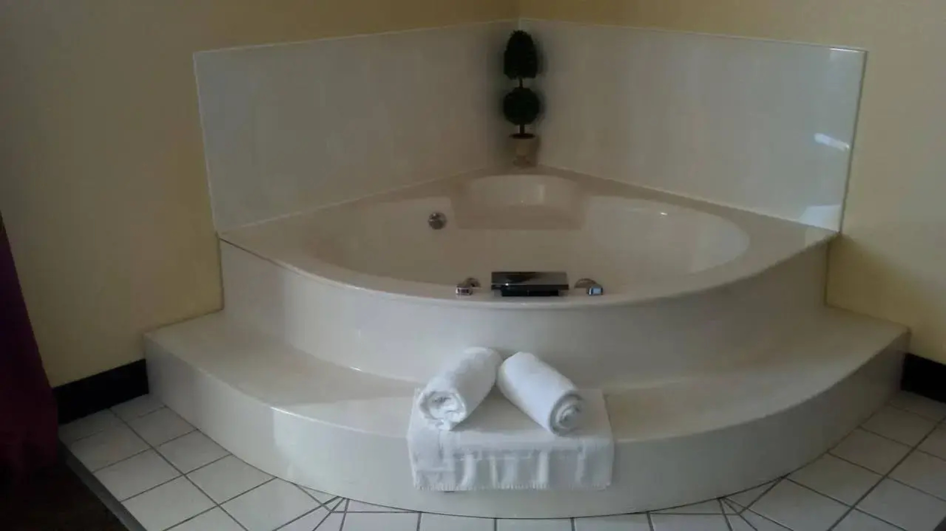 Grandstay Hotel and Suites
