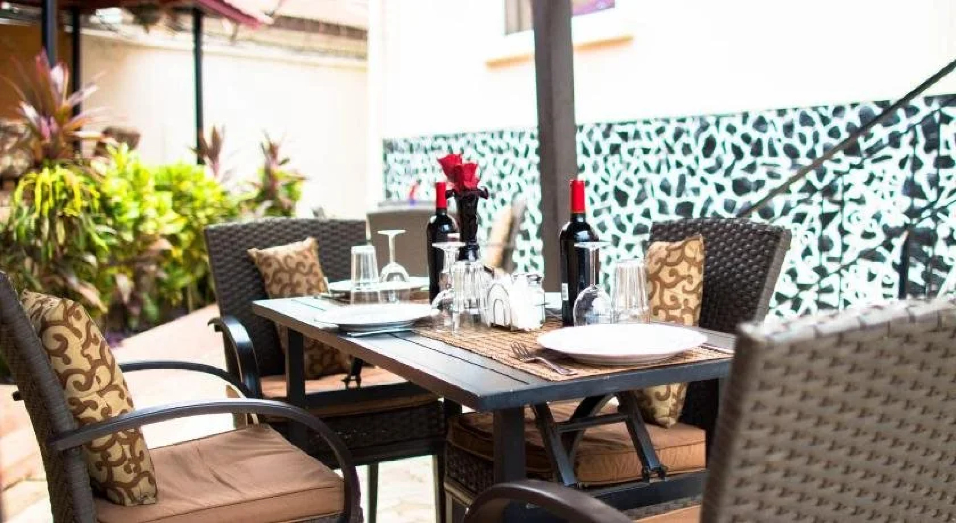 Jam Lodge Hotel & Suites