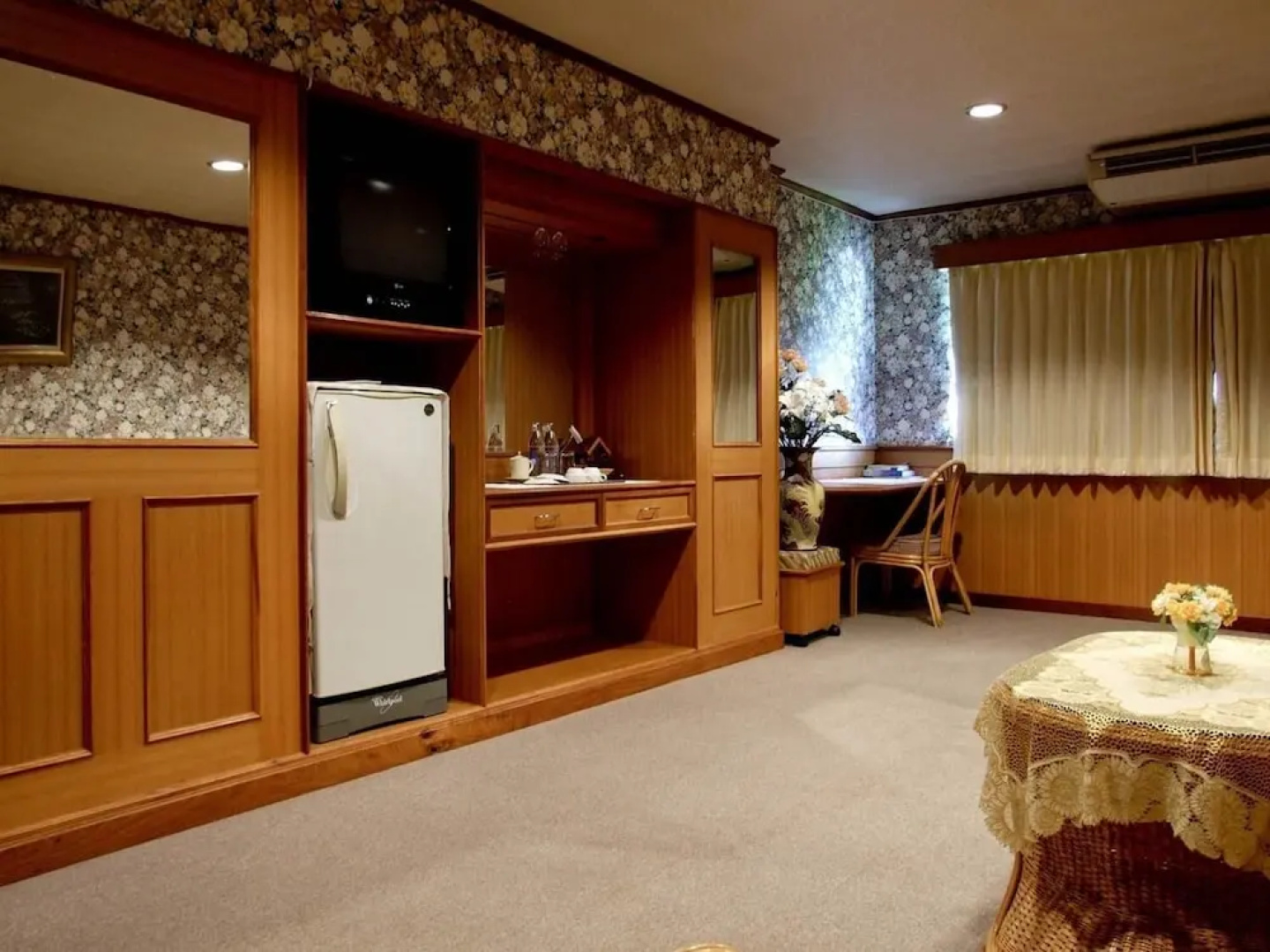 Sakol Grand Palace Hotel