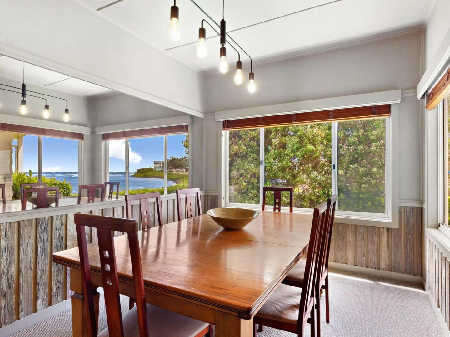 THE BEACH HOUSE Gerroa 4pm check out Sundays