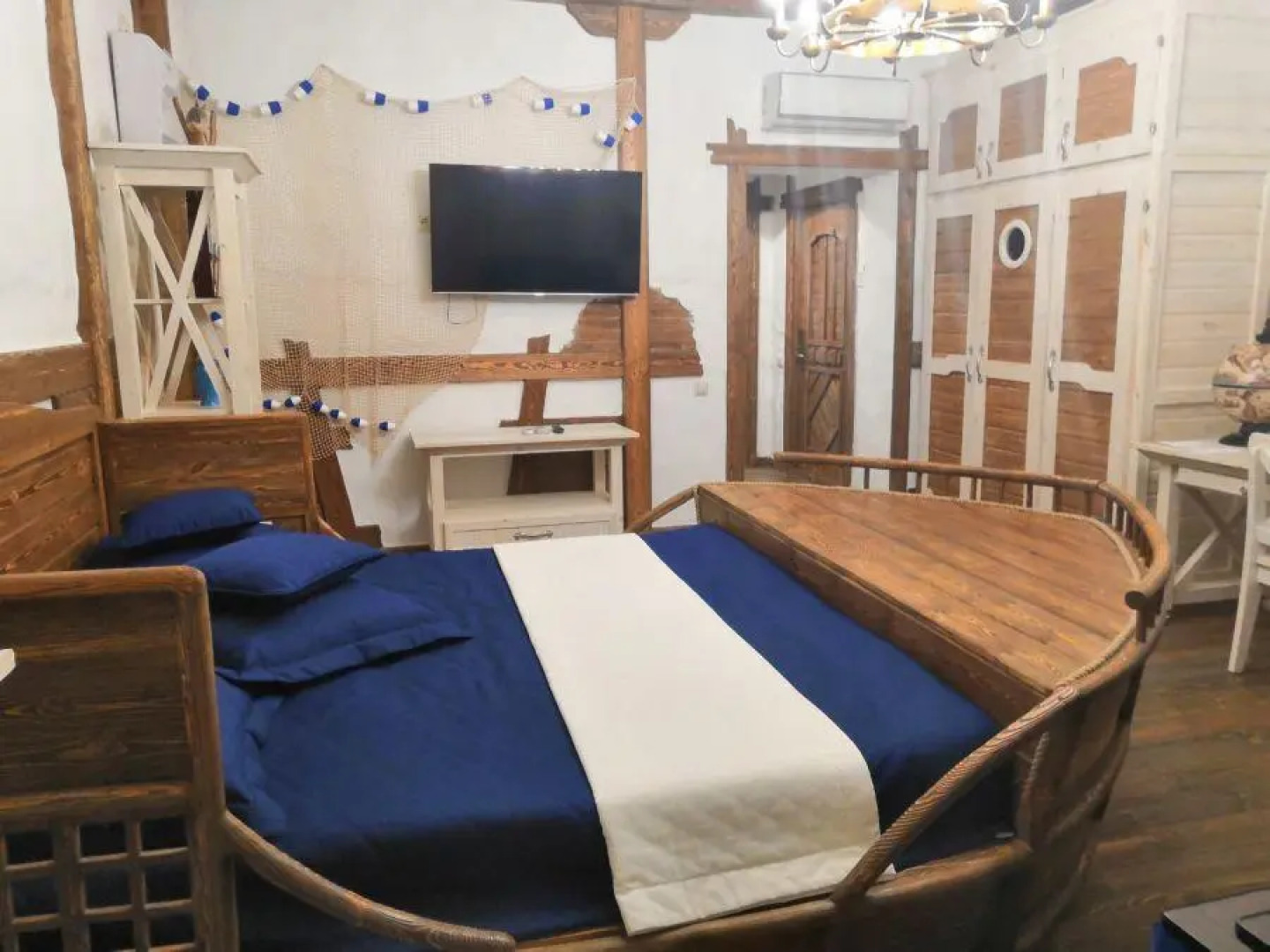 Fishing and Hunting Base Yakor'