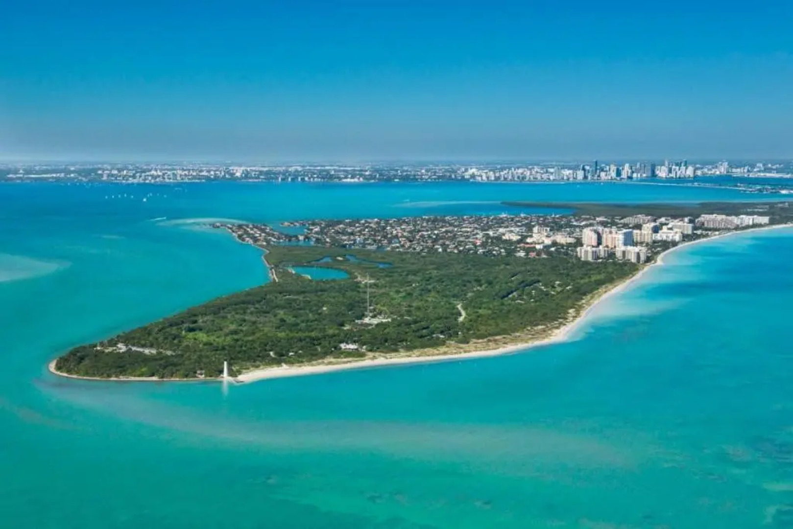 Gorgeous Beachy Chic Condo in Key Biscayne